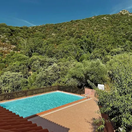 Suono Del Blu Nel Con Piscina A Lägenhet