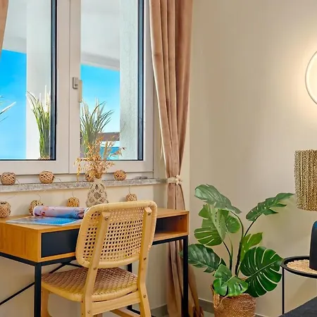 Suono Del Blu Nel Con Piscina A Apartament