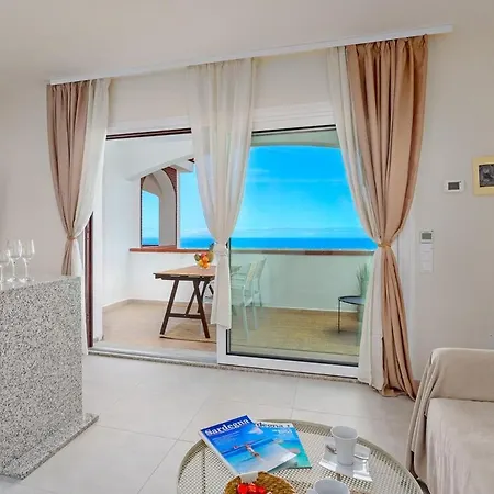 Lägenhet Suono Del Blu Nel Con Piscina A Badesi